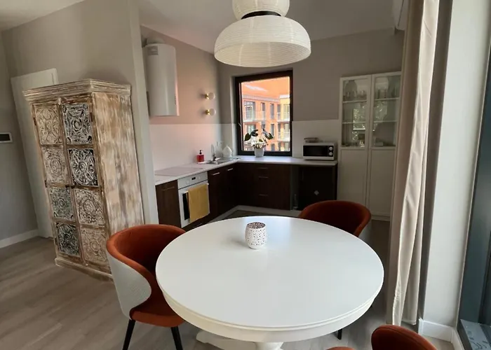 Indyjski Апартаменты Легница